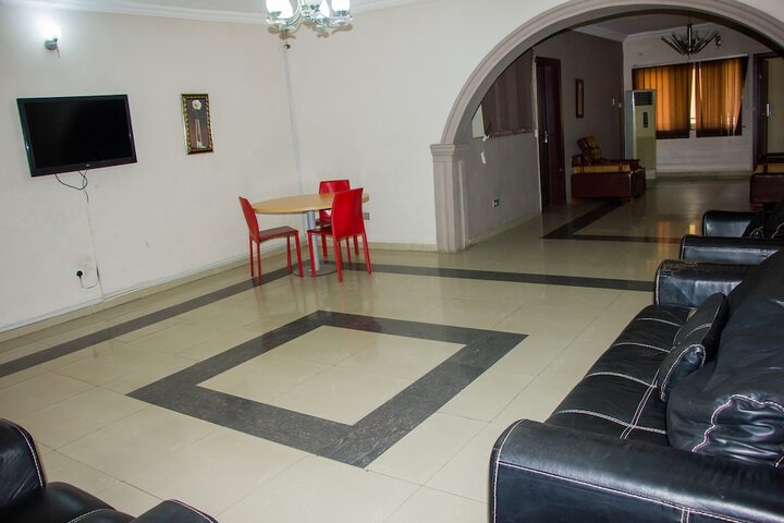 Room 12 of 21