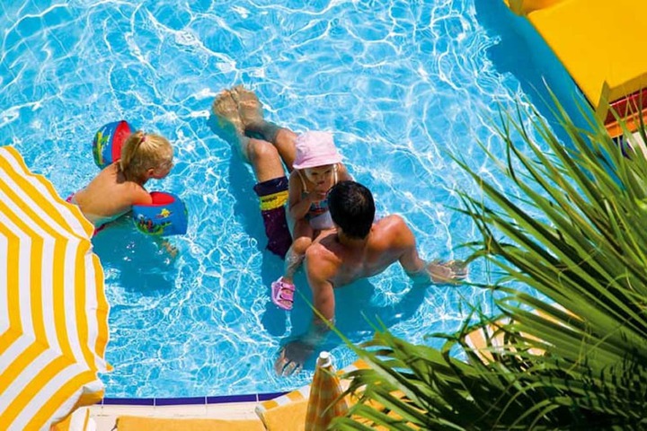 Pool 10 of 52