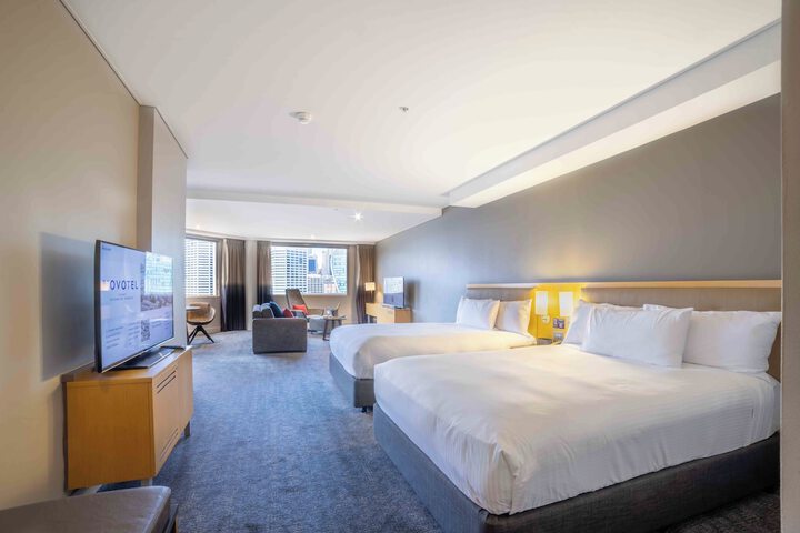 Room 20 of 220