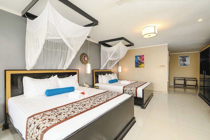 Room 32 of 127