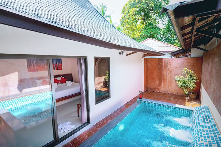 Pool Hotel