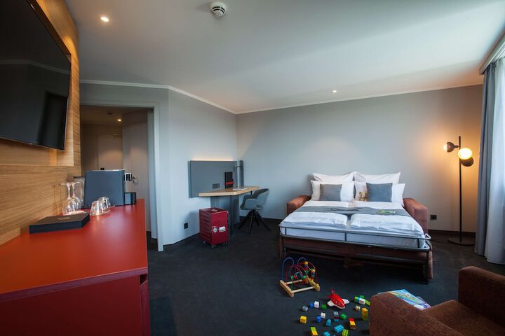 Room 8 of 40