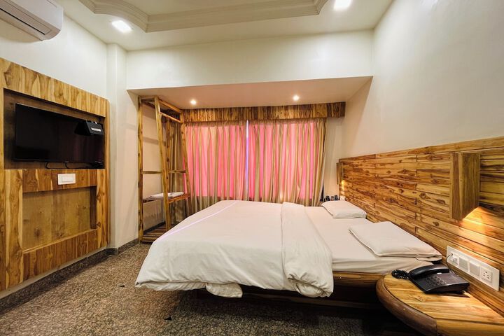 Room 27 of 69