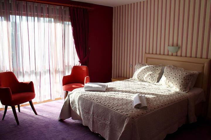 Room 9 of 29