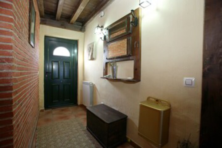 Room 9 of 13
