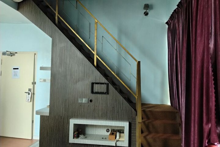 Room 17 of 66