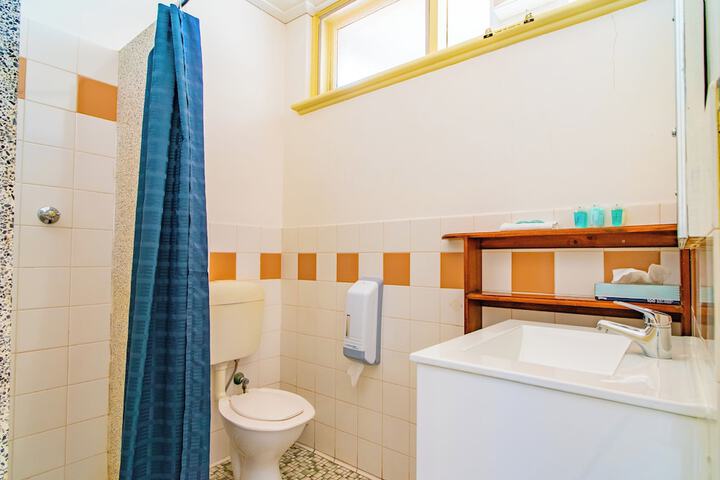 Room 10 of 43