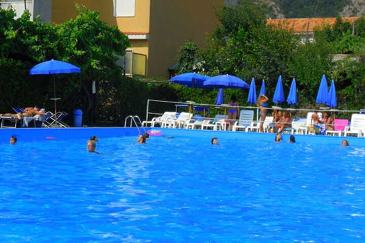 Hotel Pool