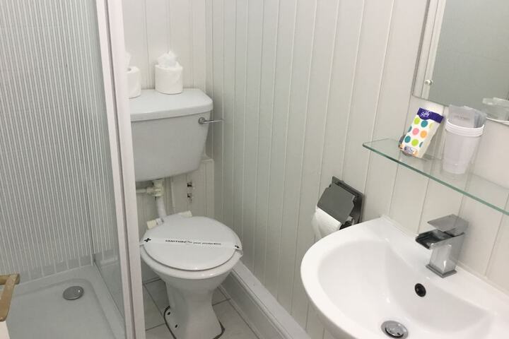 Room 80 of 148