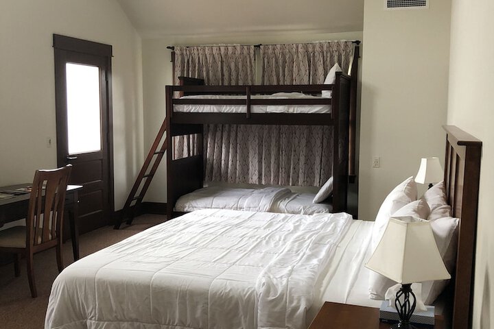 Room 19 of 186