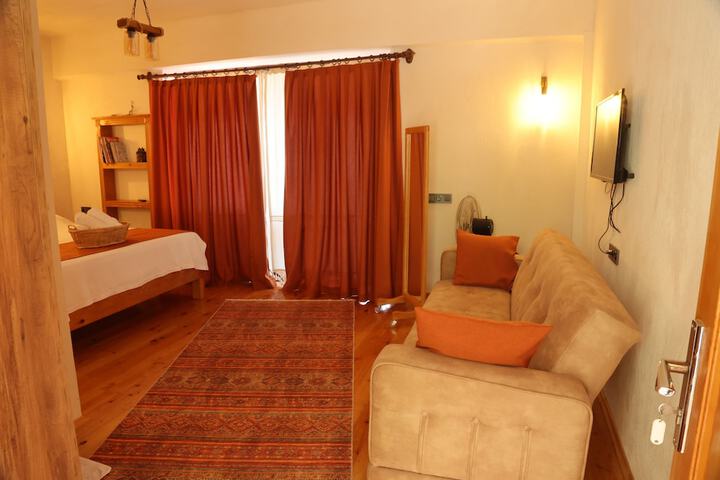 Room 5 of 47