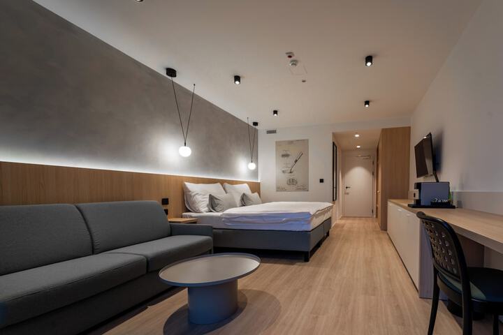 Room 3 of 49
