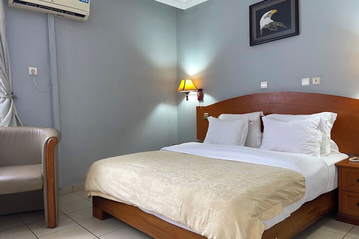 Room 10 of 51