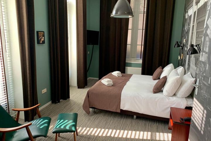 Room 12 of 68