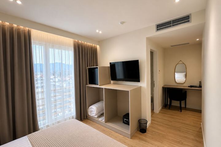 Room 15 of 26