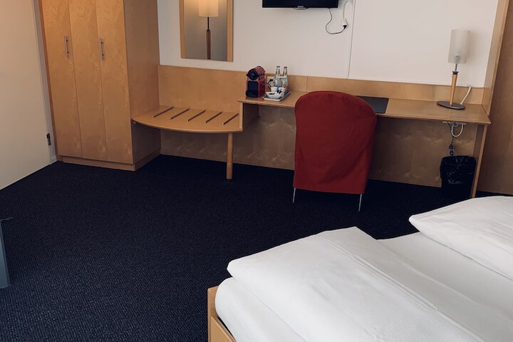 Room 21 of 39