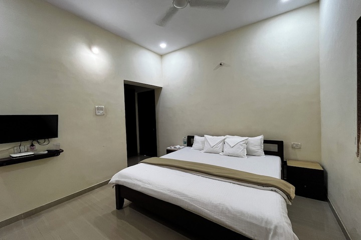 Room 15 of 50