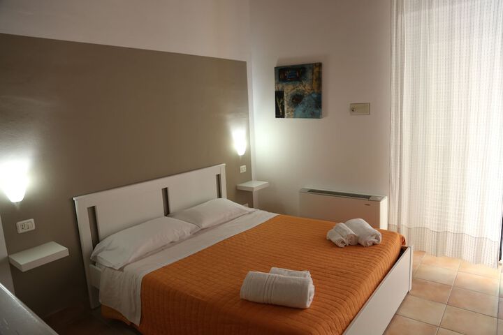 Room 6 of 51