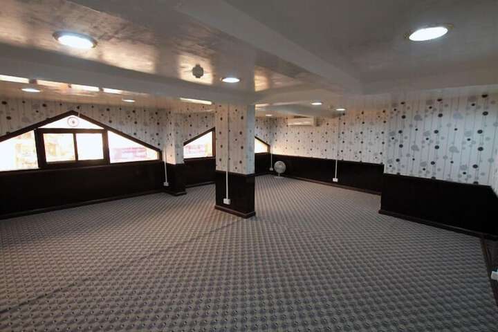 Room 12 of 16