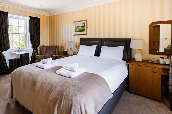 Room 4 of 30