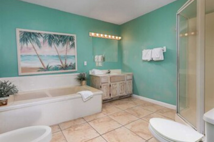 Room 6 of 26