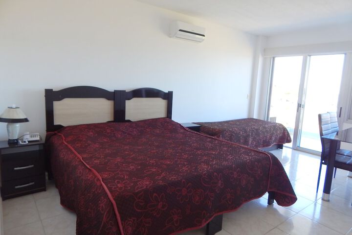 Room 5 of 74