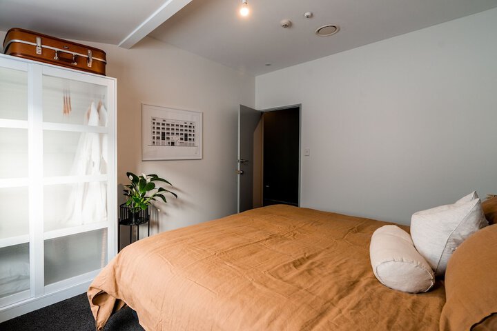 Room 34 of 63