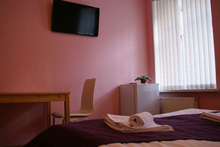 Room 13 of 19