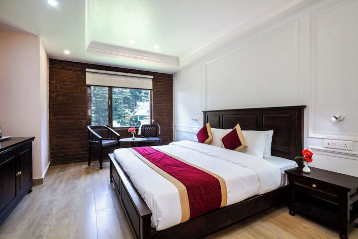 Room 5 of 9