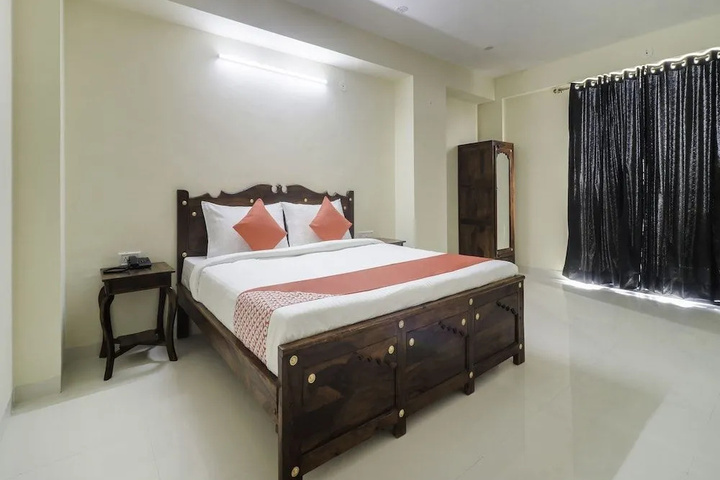 Room 5 of 15