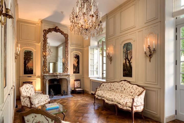 Room 47 of 105