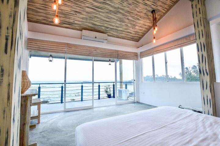 Room 25 of 29