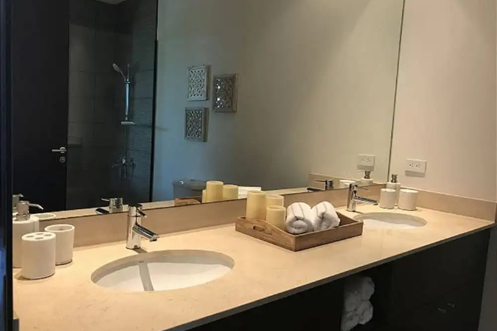 Room 7 of 17