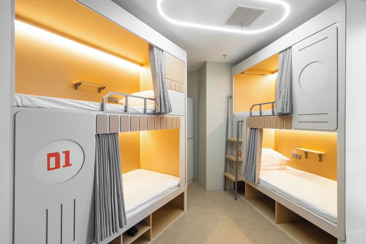 Room 16 of 61