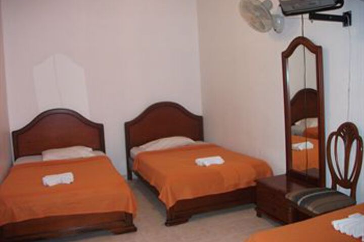 Room 13 of 25