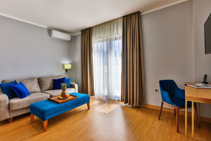 Room 9 of 36