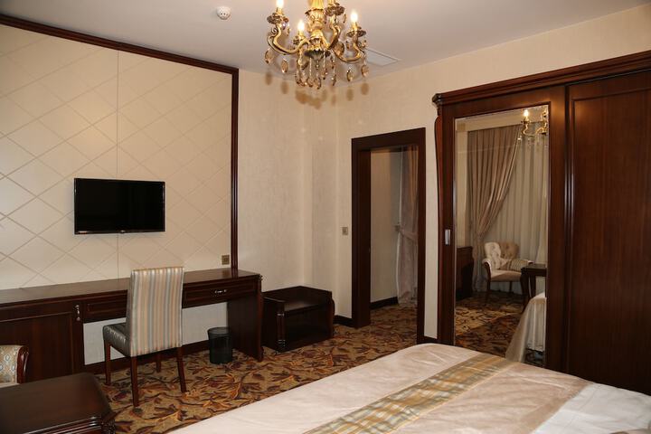 Room 12 of 41