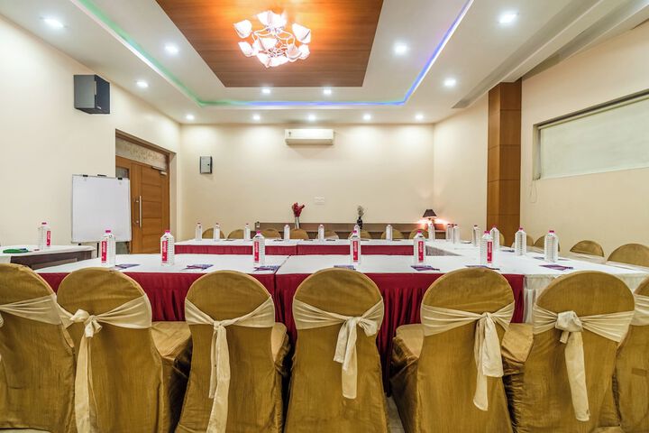Ballroom/Hall 38 of 48