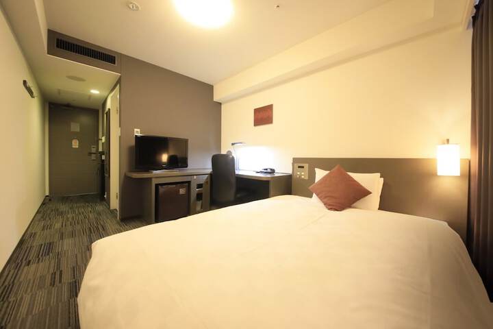 Room 27 of 53