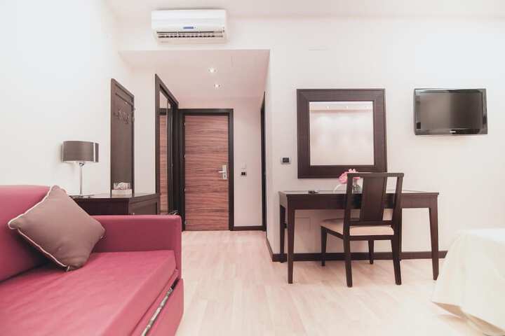 Room 34 of 53