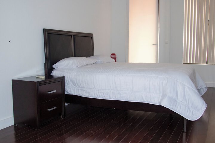 Room 32 of 86