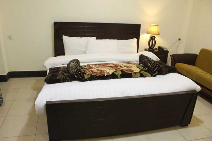 Room 9 of 29