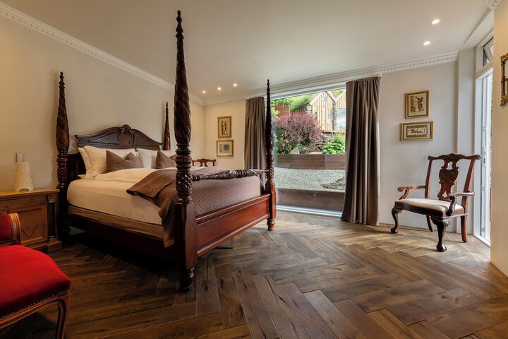 Room 10 of 97
