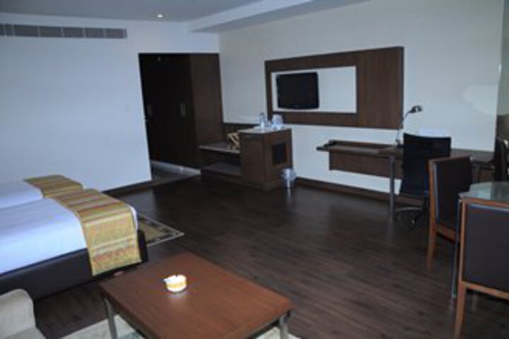 Exterior of D.R. Utthama Hotel