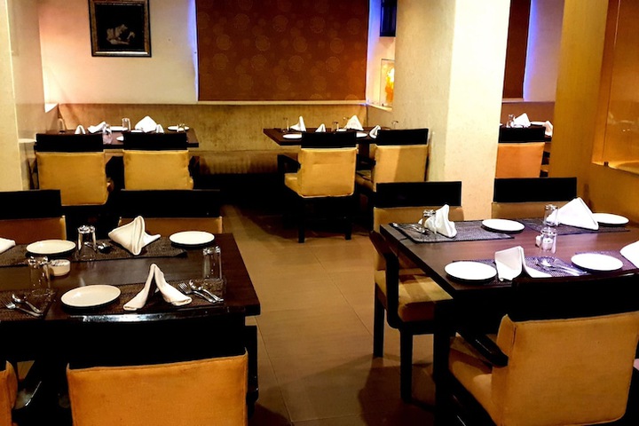 Dining 15 of 17