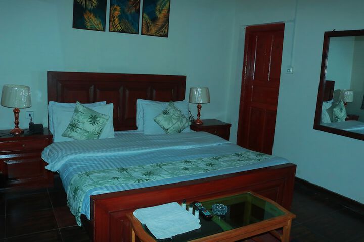 Room 2 of 11