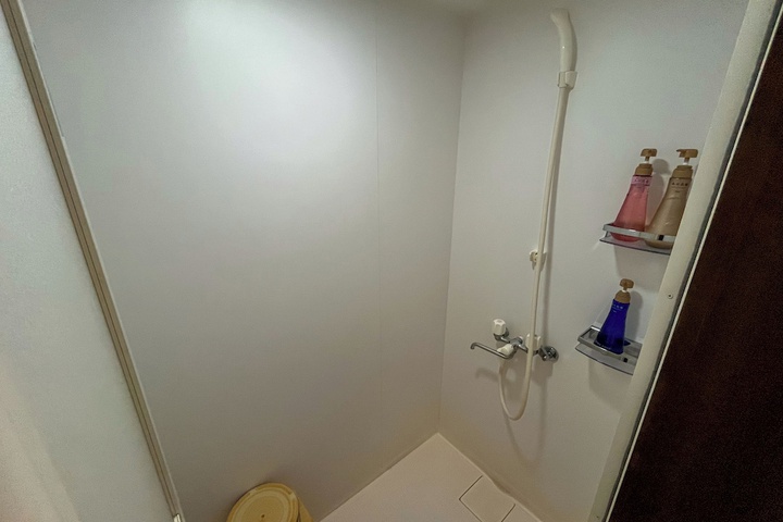 Room 12 of 36