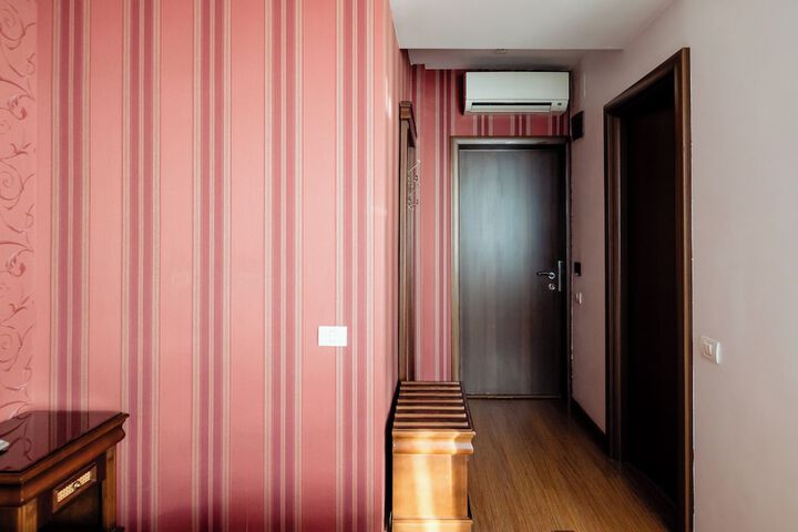 Room 15 of 169
