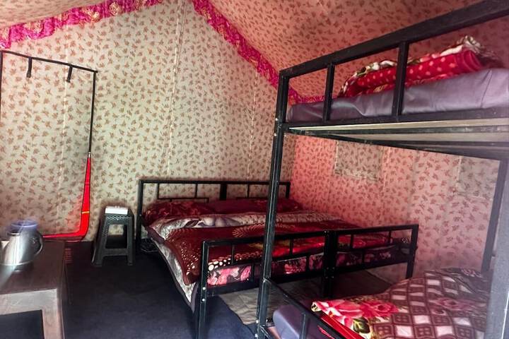 Room 5 of 11