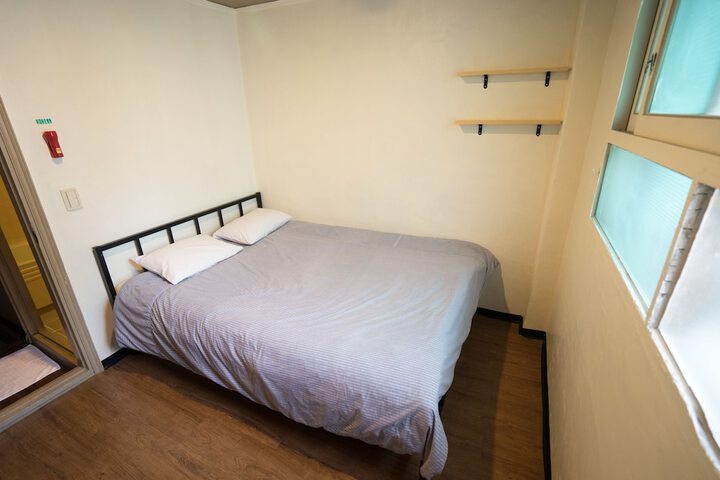 Room 8 of 62